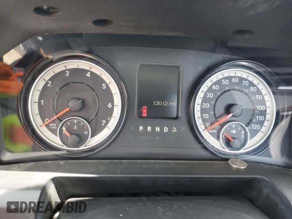 2017 Ram 1500 Express z VIN 3C6JR7AT7HG739103, wystawiony jako Copart lot #61101605 z przebiegiem 130 121 mil mil oraz Nie do naprawy • Non repairable. Historia ofert i sprzedaży dostępna na DreamBid. Obrazek 9.