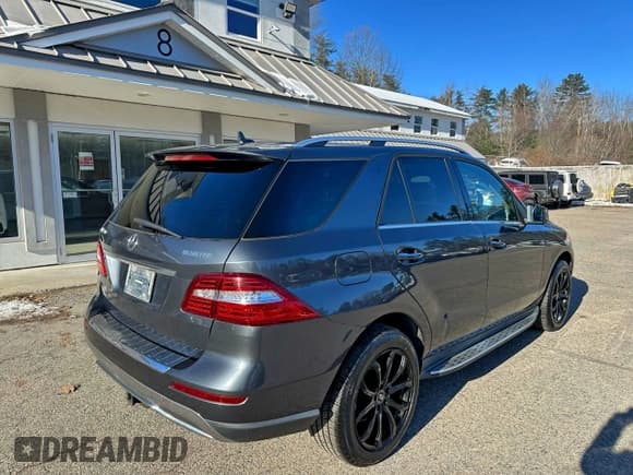 ✅ 2015 Mercedes-Benz M 250 • VIN: 4JGDA0EB9FA562566 • Lot: 96813845. Wystawiony na Copart z przebiegiem 214 577 mil. Bezpłatny archiwum sprzedaży aukcyjnych z USA i szczegółowy raport historii pojazdu na DreamBid. Zdjęcie 4.