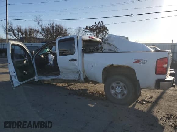 ✅ 2009 Chevrolet Silverado 2500HD LT • VIN: 1GCHK53619F127036 • Lot: 48616415. Listed on Copart with Not provided. Free auction sales archive from the USA and detailed vehicle history report at DreamBid. Image 2.