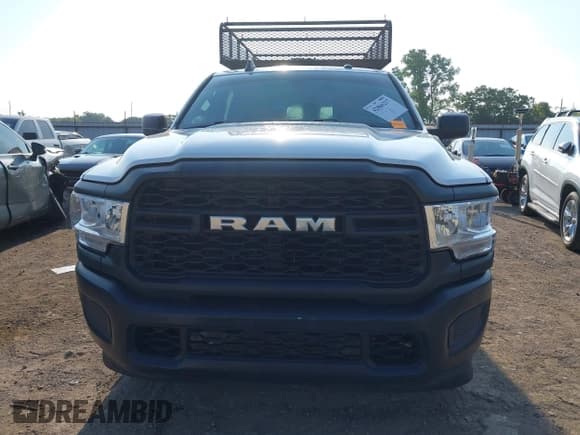 ✅ 2022 Ram 2500 Tradesman • VIN: 3C6UR5HJ8NG177469 • Lot: 42866217. Listed on IAAI with 110,607 mi. Free auction sales archive from the USA and detailed vehicle history report at DreamBid. Image 12.