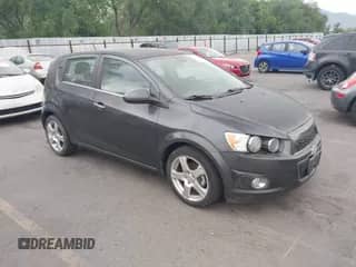 ✅ 2013 Chevrolet Sonic LTZ • VIN: 1G1JE6SH0D4175027 • Lot: 42864537. Wystawiony na IAAI z przebiegiem 100 900 mil mil. Skorzystaj z bezpłatnego archiwum sprzedaży aukcyjnych z USA i zobacz szczegółowy raport historii pojazdu na DreamBid. Zdjęcie 1.