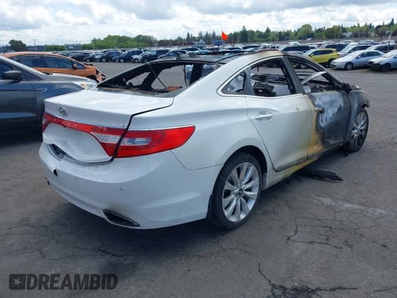 ✅ 2014 Hyundai Azera Limited • VIN: KMHFH4JG7EA354729 • Лот: 42083456. Опубликован ранее на IAAI с пробегом Не указан. Бесплатный доступ к архиву аукционных продаж из США и подробный отчёт об истории автомобиля на DreamBid. Изображение 4.