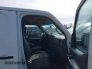 ✅ 2013 Nissan NV S • VIN: 1N6BF0KM9DN101101 • Lot: 41384511. Wystawiony na IAAI z przebiegiem 232 485 mil. Bezpłatny archiwum sprzedaży aukcyjnych z USA i szczegółowy raport historii pojazdu na DreamBid. Zdjęcie 5.