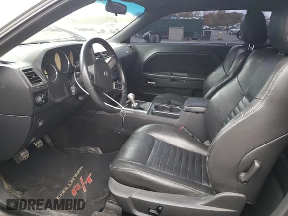 ✅ 2010 Dodge Challenger R/T Classic • VIN: 2B3CJ5DT8AH109266 • Lot: 75941294. Wystawiony na Copart z przebiegiem 133 486 mil. Bezpłatny archiwum sprzedaży aukcyjnych z USA i szczegółowy raport historii pojazdu na DreamBid. Zdjęcie 7.