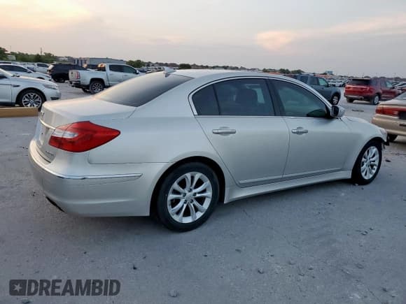 ✅ 2013 Hyundai Genesis 3.8L • VIN: KMHGC4DD8DU254060 • Lot: 57619505. Listed on Copart with 21,210 mi. Free auction sales archive from the USA and detailed vehicle history report at DreamBid. Image 3.