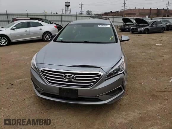 ✅ 2017 Hyundai Sonata SE • VIN: 5NPE24AF8HH583703 • Лот: 43968643. Опубликован ранее на Copart с пробегом 75 497 миль. Бесплатный доступ к архиву аукционных продаж из США и подробный отчёт об истории автомобиля на DreamBid. Изображение 11.