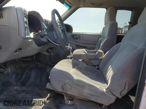 ✅ 2002 Chevrolet S-10 LS • VIN: 1GCDT19W328211770 • Лот: 44486925. Опубликован ранее на Copart с пробегом 129 316 миль. Бесплатный доступ к архиву аукционных продаж из США и подробный отчёт об истории автомобиля на DreamBid. Изображение 7.