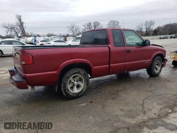 ✅ 1999 Chevrolet S-10 LS • VIN: 1GCCS19X8XK194305 • Лот: 44402555. Опубликован ранее на Copart с пробегом 225 946 миль. Бесплатный доступ к архиву аукционных продаж из США и подробный отчёт об истории автомобиля на DreamBid. Изображение 3.