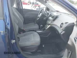 2012 Chevrolet Sonic LS с VIN 1G1JA5SH4C4208664, выставлен на аукционе IAAI как лот 43580798 с пробегом 130 260 миль миль и . История ставок и продаж доступна на DreamBid. Изображение 5.