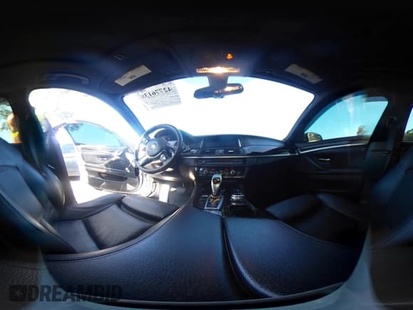 ✅ 2014 BMW 5 Series 550i xDrive • VIN: WBAKP9C54ED693619 • Лот: 42776138. Опубликован ранее на IAAI с пробегом 187 994 миль. Бесплатный доступ к архиву аукционных продаж из США и подробный отчёт об истории автомобиля на DreamBid. Изображение 19.