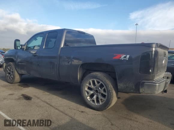 ✅ 2011 Chevrolet Silverado 1500 LT • VIN: 1GCRKSE31BZ233383 • Lot: 72704614. Listed on Copart with 109,166 mi. Free auction sales archive from the USA and detailed vehicle history report at DreamBid. Image 2.