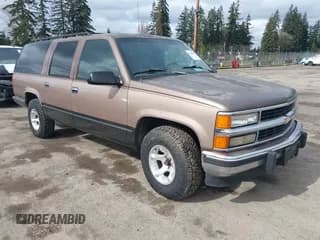 ✅ 1994 Chevrolet Suburban • VIN: 1GNEC16K7RJ436015 • Lot: 41739287. Listed on IAAI with 285,425 mi. Free auction sales archive from the USA and detailed vehicle history report at DreamBid. Image 1.