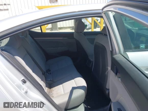 ✅ 2017 Hyundai Elantra Value Edition • VIN: 5NPD84LFXHH117309 • Lot: 42345064. Listed on IAAI with 144,901 mi. Free auction sales archive from the USA and detailed vehicle history report at DreamBid. Image 8.