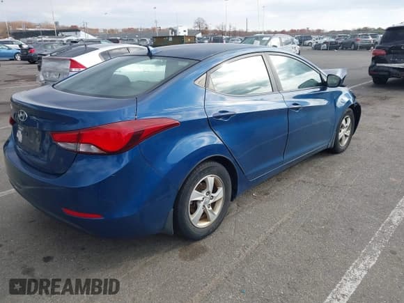 ✅ 2015 Hyundai Elantra SE • VIN: KMHDH4AE4FU389704 • Lot: 43702083. Listed on IAAI with 125,881 mi. Free auction sales archive from the USA and detailed vehicle history report at DreamBid. Image 4.