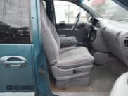 ✅ 2000 Dodge Caravan SE • VIN: 2B4GP44G9YR726902 • Lot: 43862969. Listed on IAAI with 95,792 mi. Free auction sales archive from the USA and detailed vehicle history report at DreamBid. Image 5.