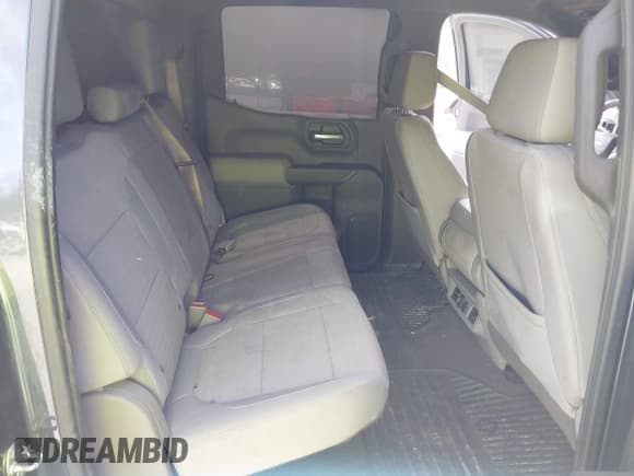 ✅ 2019 Chevrolet Silverado 1500 LT • VIN: 1GCPYDEKXKZ394243 • Lot: 41821628. Wystawiony na IAAI z przebiegiem Nie podano. Bezpłatny archiwum sprzedaży aukcyjnych z USA i szczegółowy raport historii pojazdu na DreamBid. Zdjęcie 8.