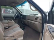 ✅ 2002 Ford F-250 XL • VIN: 1FTNW21F02EA57744 • Lot: 42689838. Wystawiony na IAAI z przebiegiem 298 698 mil. Bezpłatny archiwum sprzedaży aukcyjnych z USA i szczegółowy raport historii pojazdu na DreamBid. Zdjęcie 5.