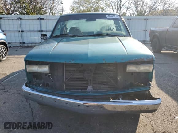 ✅ 1995 Chevrolet Silverado 1500 • VIN: 1GCEC14H5SZ219960 • Lot: 90482515. Wystawiony na Copart z przebiegiem 381 763 mil. Bezpłatny archiwum sprzedaży aukcyjnych z USA i szczegółowy raport historii pojazdu na DreamBid. Zdjęcie 5.