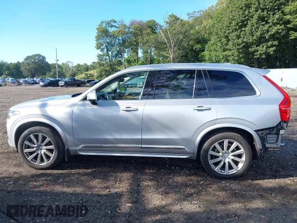 ✅ 2018 Volvo XC90 Inscription • VIN: YV4A22PL4J1386540 • Lot: 43148246. Listed on IAAI with 116,301 mi. Free auction sales archive from the USA and detailed vehicle history report at DreamBid. Image 14.