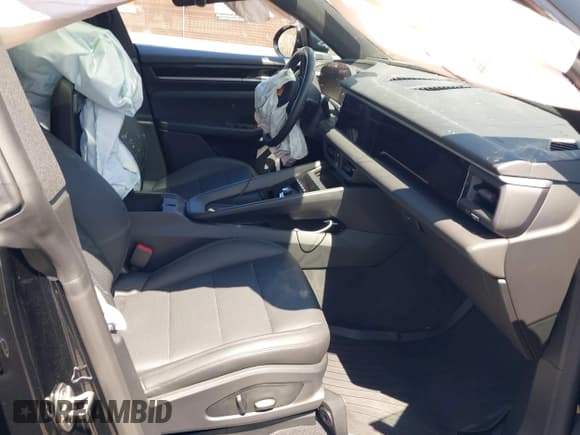 ✅ 2025 Porsche Macan Electric • VIN: WP1AD2XA2SL077033 • Lot: 42691168. Listed on IAAI with Not provided. Free auction sales archive from the USA and detailed vehicle history report at DreamBid. Image 5.