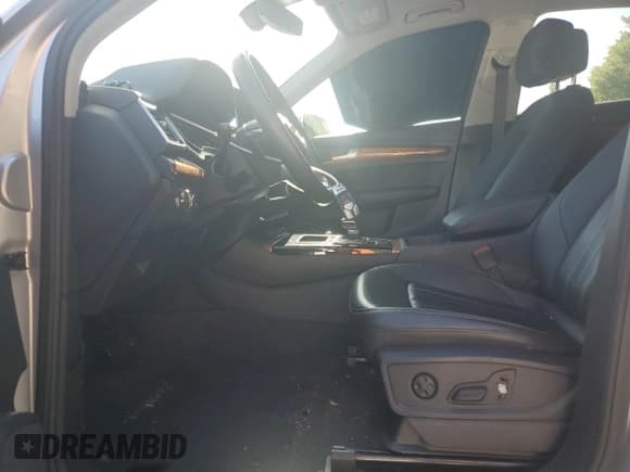 ✅ 2023 Audi Q5 Premium • VIN: WA1ABAFY2P2048917 • Lot: 56557675. Wystawiony na Copart z przebiegiem 59 113 mil. Bezpłatny archiwum sprzedaży aukcyjnych z USA i szczegółowy raport historii pojazdu na DreamBid. Zdjęcie 7.