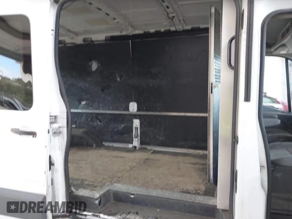 ✅ 2017 Ford Transit • VIN: 1FTBW2CG8HKA81034 • Лот: 43309591. Опубликован ранее на IAAI с пробегом 240 457 миль. Бесплатный доступ к архиву аукционных продаж из США и подробный отчёт об истории автомобиля на DreamBid. Изображение 8.