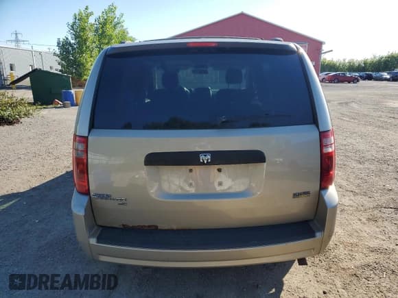 ✅ 2008 Dodge Grand Caravan SE • VIN: 2D8HN44H68R812966 • Lot: 70641565. Wystawiony na Copart z przebiegiem 234 114 mil. Bezpłatny archiwum sprzedaży aukcyjnych z USA i szczegółowy raport historii pojazdu na DreamBid. Zdjęcie 6.