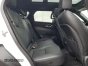 ✅ 2024 Land Rover Range Rover Velar Dynamic SE • VIN: SALYL2EX0RA373910 • Лот: 61033545. Опубликован ранее на Copart с пробегом 31 422 миль. Бесплатный доступ к архиву аукционных продаж из США и подробный отчёт об истории автомобиля на DreamBid. Изображение 11.