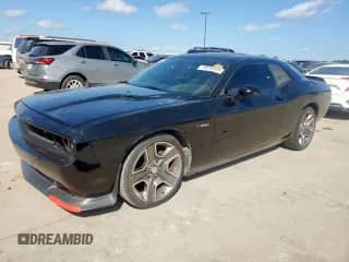 2013 Dodge Challenger R/T Plus z VIN 2C3CDYBT0DH520082, wystawiony jako Copart lot #69240925 z przebiegiem 56 391 mil mil oraz Czysty tytuł • Clean title. Historia ofert i sprzedaży dostępna na DreamBid. Obrazek 1.