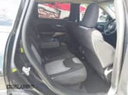 ✅ 2018 Jeep Cherokee Latitude • VIN: 1C4PJLCB4JD595102 • Lot: 43359901. Wystawiony na IAAI z przebiegiem Nie podano. Bezpłatny archiwum sprzedaży aukcyjnych z USA i szczegółowy raport historii pojazdu na DreamBid. Zdjęcie 8.