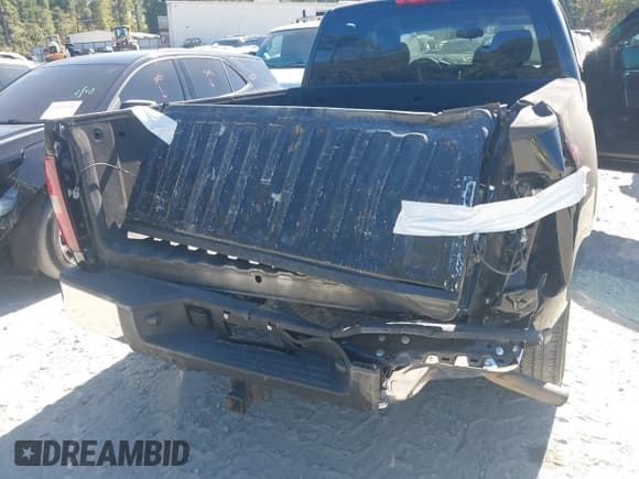 ✅ 2010 Chevrolet Silverado 1500 LT • VIN: 1GCSCSE06AZ263210 • Lot: 43453073. Wystawiony na IAAI z przebiegiem 149 538 mil. Bezpłatny archiwum sprzedaży aukcyjnych z USA i szczegółowy raport historii pojazdu na DreamBid. Zdjęcie 6.