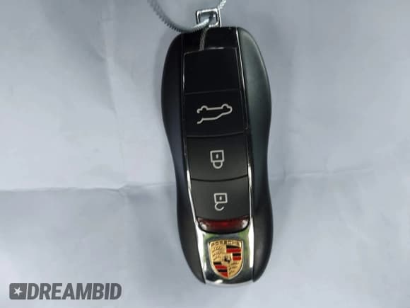 ✅ 2024 Porsche Macan • VIN: WP1AA2A58RLB11428 • Lot: 42773141. Listed on IAAI with 11,371 mi. Free auction sales archive from the USA and detailed vehicle history report at DreamBid. Image 11.