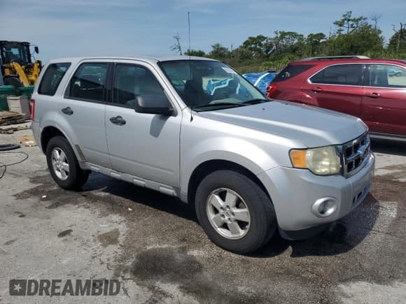 ✅ 2009 Ford Escape XLS • VIN: 1FMCU02769KB47657 • Лот: 65520145. Опубликован ранее на Copart с пробегом 267 260 миль. Бесплатный доступ к архиву аукционных продаж из США и подробный отчёт об истории автомобиля на DreamBid. Изображение 4.