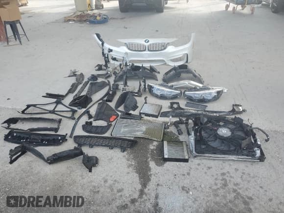 ✅ 2020 BMW M4 • VIN: WBS4Y9C09LAH83100 • Lot: 44961935. Listed on Copart with 30,704 mi. Free auction sales archive from the USA and detailed vehicle history report at DreamBid. Image 12.