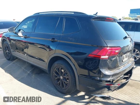 ✅ 2021 Volkswagen Tiguan S • VIN: 3VV1B7AX5MM038606 • Lot: 43170816. Wystawiony na IAAI z przebiegiem 58 393 mil. Bezpłatny archiwum sprzedaży aukcyjnych z USA i szczegółowy raport historii pojazdu na DreamBid. Zdjęcie 3.