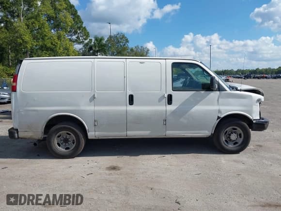 ✅ 2008 Chevrolet Express Cargo • VIN: 1GCGG25C481140941 • Lot: 43745272. Listed on IAAI with 373,799 mi. Free auction sales archive from the USA and detailed vehicle history report at DreamBid. Image 13.