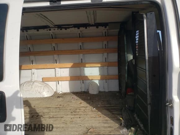 ✅ 2019 GMC Savana Cargo • VIN: 1GTW7AFG4K1335887 • Лот: 88017165. Опубликован ранее на Copart с пробегом Не указан. Бесплатный доступ к архиву аукционных продаж из США и подробный отчёт об истории автомобиля на DreamBid. Изображение 11.