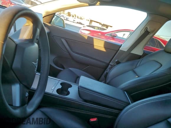 ✅ 2021 Tesla Model Y Long Range • VIN: 5YJYGDEE5MF278300 • Lot: 94528155. Wystawiony na Copart z przebiegiem Nie podano. Bezpłatny archiwum sprzedaży aukcyjnych z USA i szczegółowy raport historii pojazdu na DreamBid. Zdjęcie 8.