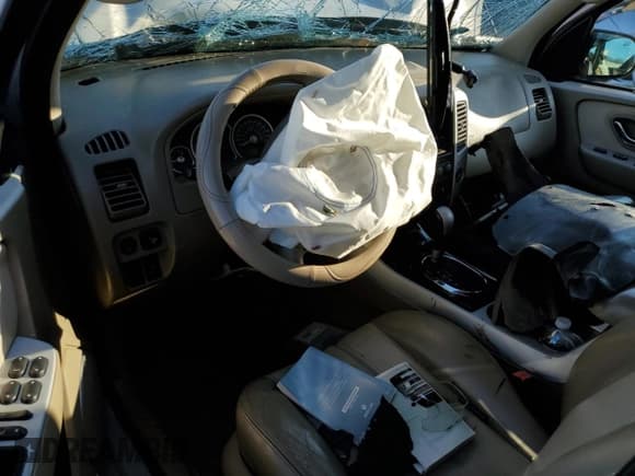 ✅ 2007 Mercury Mariner Luxury • VIN: 4M2CU91157KJ12444 • Lot: 93310955. Listed on Copart with 176,307 mi. Free auction sales archive from the USA and detailed vehicle history report at DreamBid. Image 8.