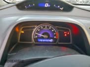 ✅ 2007 Honda Civic LX • VIN: 1HGFA15507L031213 • Lot: 94589145. Wystawiony na Copart z przebiegiem 175 134 mil. Bezpłatny archiwum sprzedaży aukcyjnych z USA i szczegółowy raport historii pojazdu na DreamBid. Zdjęcie 9.