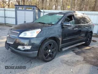 2012 Chevrolet Traverse LTZ z VIN 1GNKRLED5CJ243031, wystawiony jako Copart lot #46260895 z przebiegiem Nie podano mil oraz Szkoda całkowita • Salvage title. Historia ofert i sprzedaży dostępna na DreamBid. Obrazek 1.