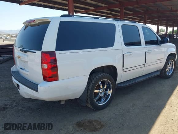 ✅ 2007 Chevrolet Suburban LTZ • VIN: 3GNFC16J57G113284 • Lot: 42477695. Listed on IAAI with Not provided. Free auction sales archive from the USA and detailed vehicle history report at DreamBid. Image 4.