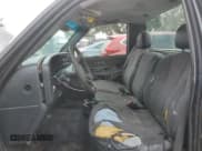 ✅ 2002 Chevrolet Silverado 1500 • VIN: 1GCEC14WX2Z166252 • Лот: 70298844. Опубликован ранее на Copart с пробегом Не указан. Бесплатный доступ к архиву аукционных продаж из США и подробный отчёт об истории автомобиля на DreamBid. Изображение 7.