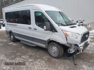 ✅ 2022 Ford Transit Passenger XL • VIN: 1FBAX9CG9NKA49419 • Lot: 41342452. Wystawiony na IAAI z przebiegiem 17 602 mil. Bezpłatny archiwum sprzedaży aukcyjnych z USA i szczegółowy raport historii pojazdu na DreamBid. Zdjęcie 1.