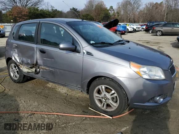 2011 Chevrolet Aveo 2LT z VIN KL1TG6DE1BB216827, wystawiony jako Copart lot #84419994 z przebiegiem 220 960 mil mil oraz Szkoda całkowita • Salvage title. Historia ofert i sprzedaży dostępna na DreamBid. Obrazek 4.