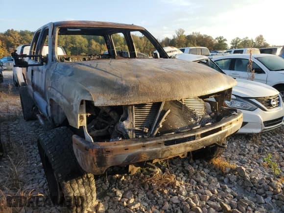 ✅ 2002 Chevrolet Silverado 2500HD LS • VIN: 1GCHK23122F167117 • Lot: 77560684. Listed on Copart with Not provided. Free auction sales archive from the USA and detailed vehicle history report at DreamBid. Image 4.