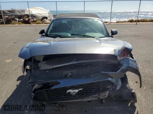 ✅ 2017 Ford Mustang V6 • VIN: 1FATP8EM8H5286333 • Lot: 89166155. Wystawiony na Copart z przebiegiem 98 391 mil. Bezpłatny archiwum sprzedaży aukcyjnych z USA i szczegółowy raport historii pojazdu na DreamBid. Zdjęcie 5.