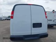 ✅ 2023 Chevrolet Express Cargo • VIN: 1GCWGAFP5P1192004 • Lot: 42060862. Wystawiony na IAAI z przebiegiem 31 706 mil. Bezpłatny archiwum sprzedaży aukcyjnych z USA i szczegółowy raport historii pojazdu na DreamBid. Zdjęcie 16.