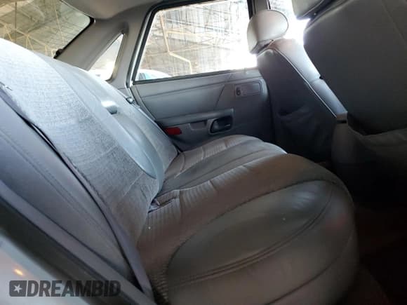 ✅ 1995 Ford Taurus GL • VIN: 1FALP524XSG154141 • Lot: 77271544. Wystawiony na Copart z przebiegiem 72 118 mil. Bezpłatny archiwum sprzedaży aukcyjnych z USA i szczegółowy raport historii pojazdu na DreamBid. Zdjęcie 10.