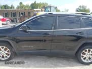 ✅ 2018 Jeep Cherokee Latitude • VIN: 1C4PJLCB4JD595102 • Lot: 43359901. Wystawiony na IAAI z przebiegiem Nie podano. Bezpłatny archiwum sprzedaży aukcyjnych z USA i szczegółowy raport historii pojazdu na DreamBid. Zdjęcie 14.